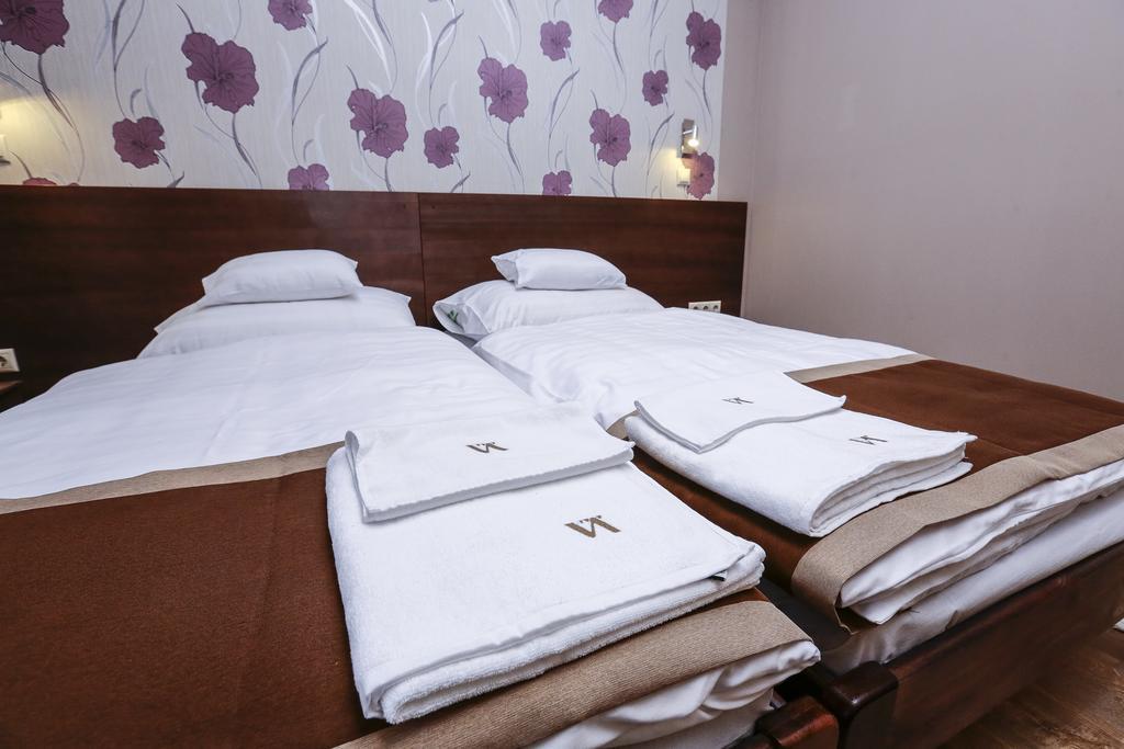 Granatalma Vendeghaz Hotell Fehérvárcsurgó Exteriör bild
